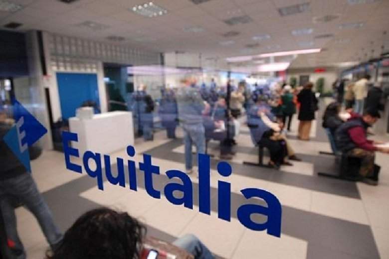 Equitalia, per Ferragosto cartelle congelate: nessuna (o quasi) notifica rovinerà le  vacanze