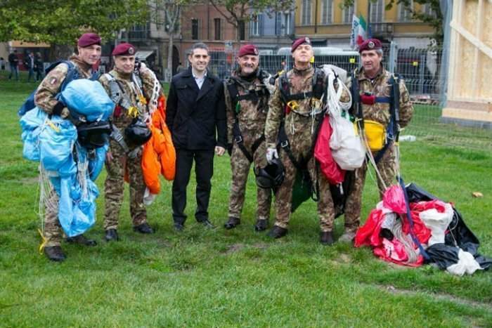 Anniversario battaglia di El Alamein: paracadutisti in piazza della Pace