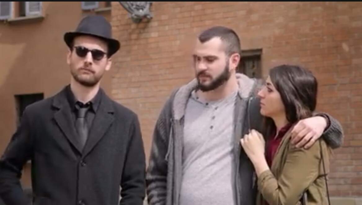 Il nuovo video elettorale di Pizzarotti ironizza sui “moralizzatori”