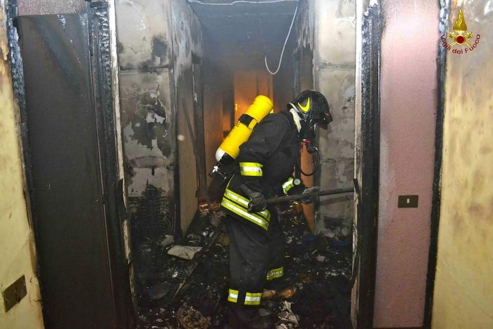 Incendio a San Secondo: sei persone intossicate