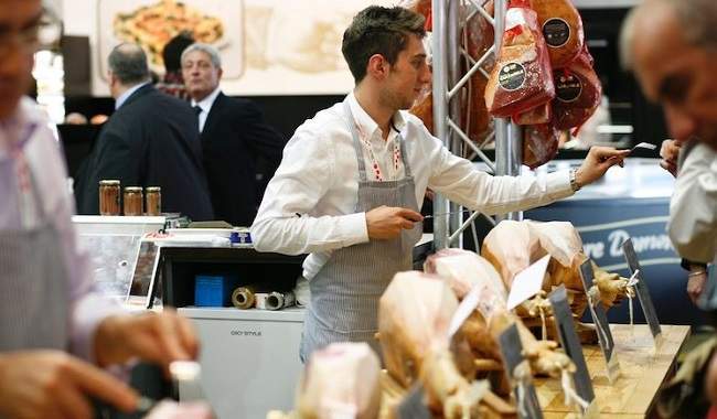 Portici del Grano: al via Cibus Off