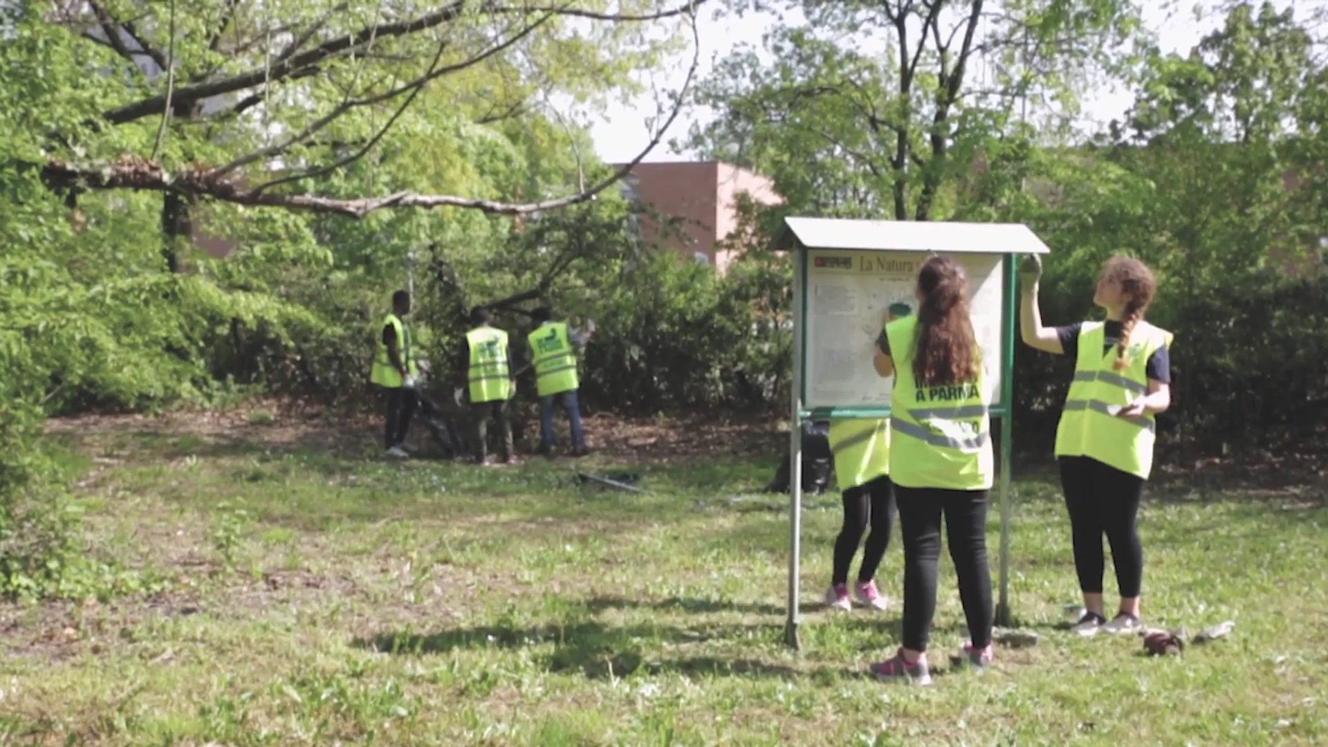 Richiedenti asilo e giovani scout danno nuova vita all’oasi Lipu “Paolo Gelati” di Parma