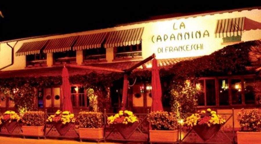 Cerca di sedare una rissa: 23enne parmigiano picchiato dai buttafuori della Capannina