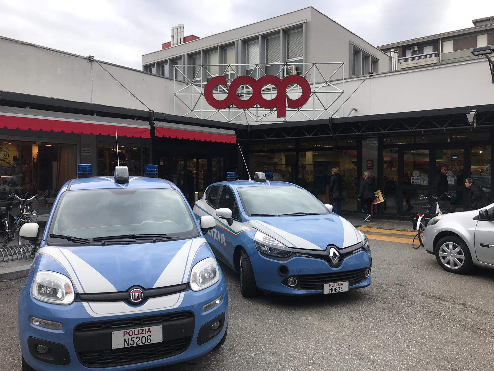 Via Montanara – Accattonaggio molesto davanti alla Coop e minacce ai poliziotti: denunciato 37enne