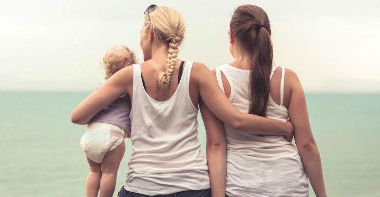 Unioni civili e coppie omosessuali – La storia di Anna, Giulia e il figlio con-teso
