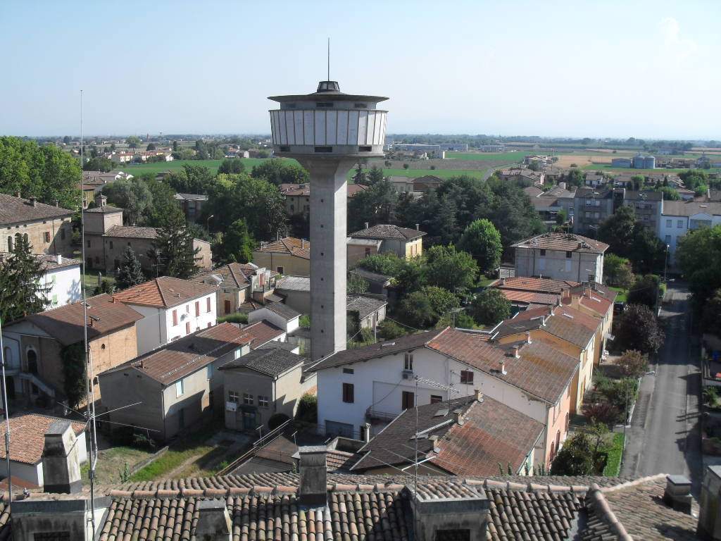 Sissa – Verrà abbattuto il “fungo” di viale Battei