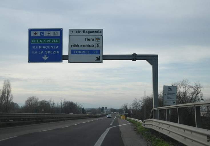 Tangenziale Nord: un’auto contromano e una si cappotta, due patenti ritirate