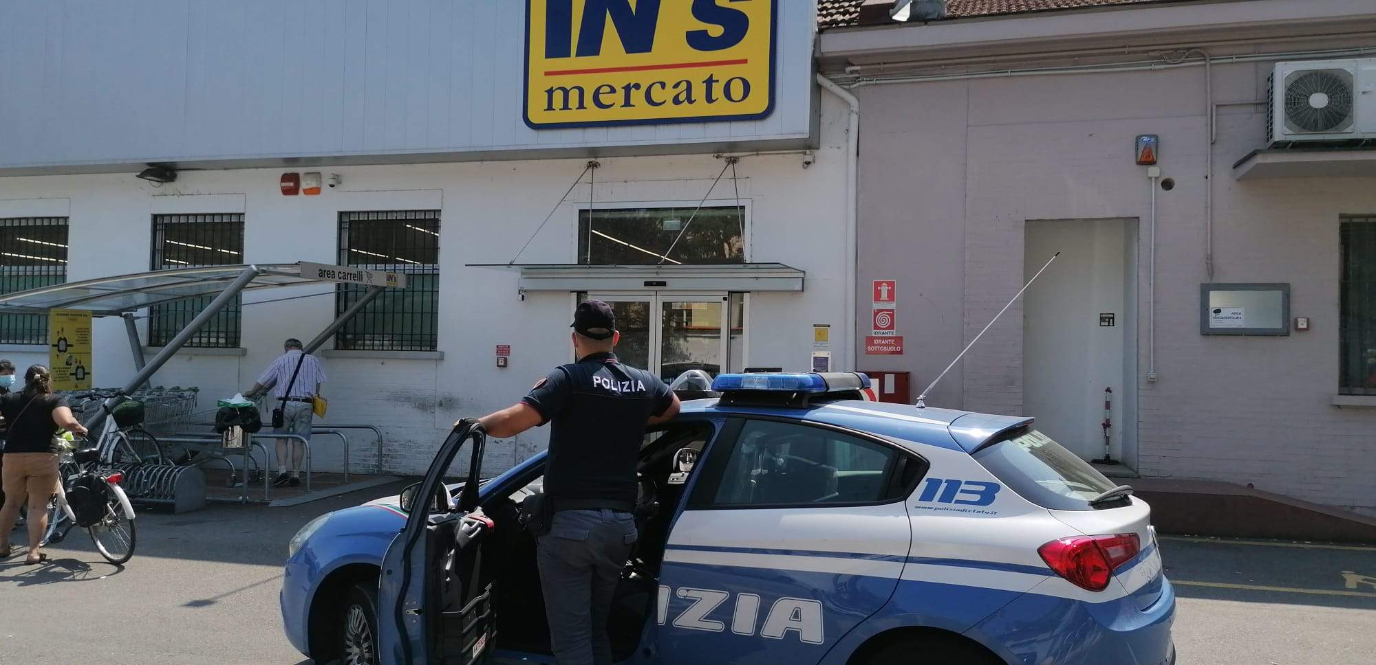 Ruba 10 punte di formaggio all’In’s: arrestato pregiudicato 37enne