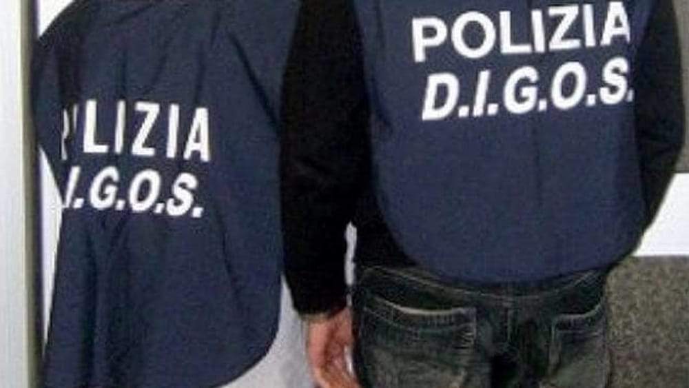 “Siamo fascisti” e aggrediscono gli avventori di un locale lgbt: denunciato poliziotto in servizio a Parma