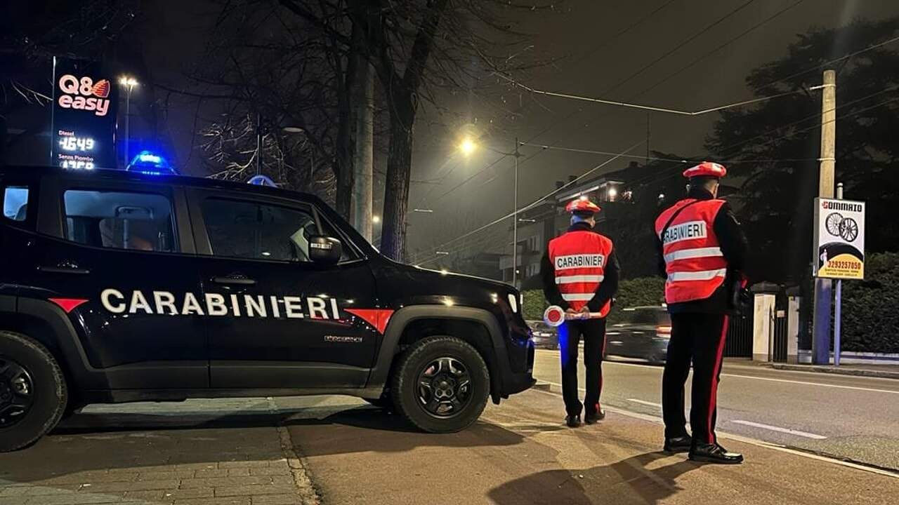 Spacca a sprangate l’auto dell’ex: denunciata 30enne parmigiana