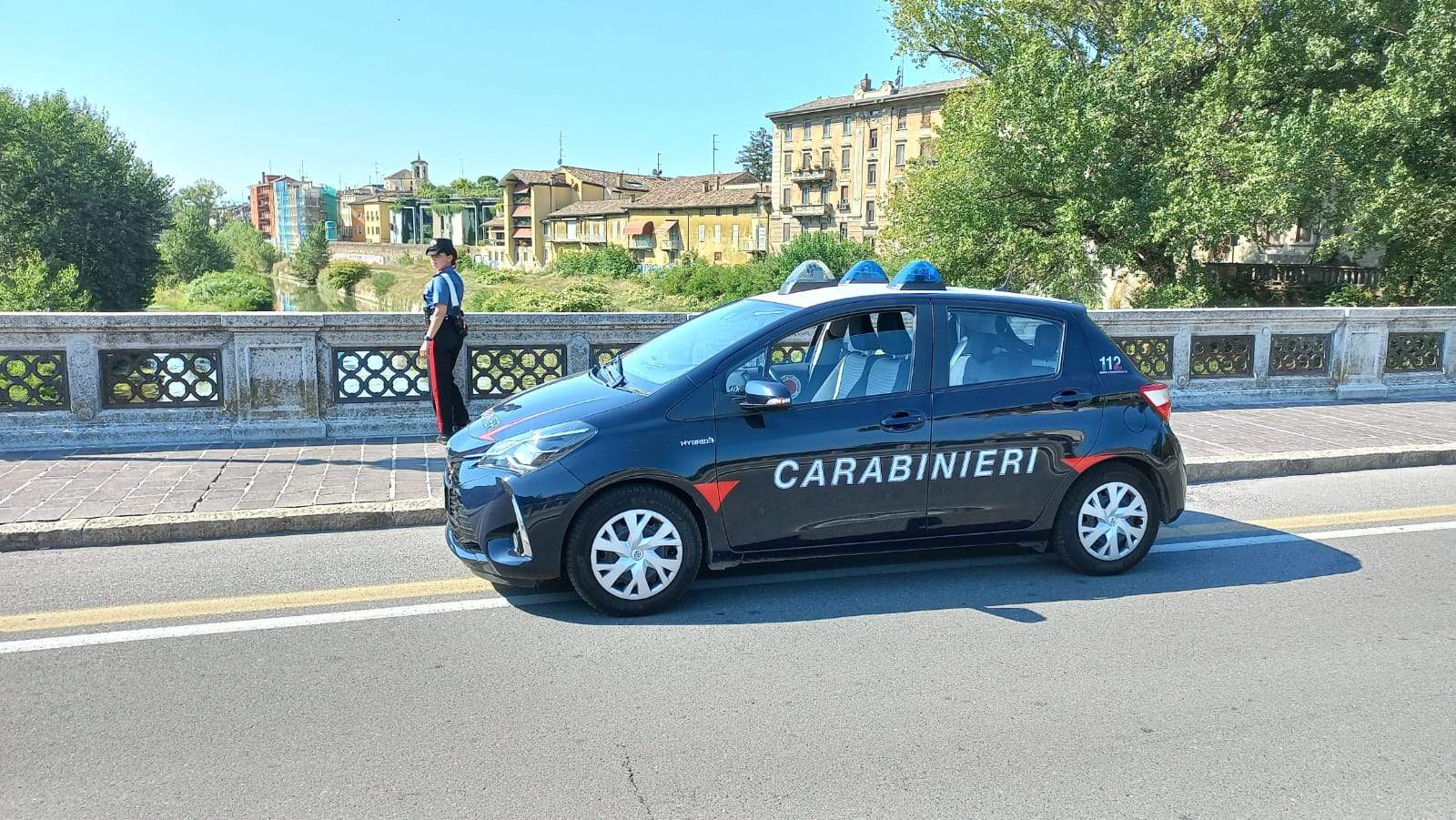 Tenta il suicidio sul Ponte Verdi: salvato dai Carabinieri
