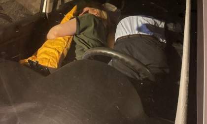 J. e F, 40 anni, due lavori e quattro figli. “Sfrattati, ora viviamo in macchina”