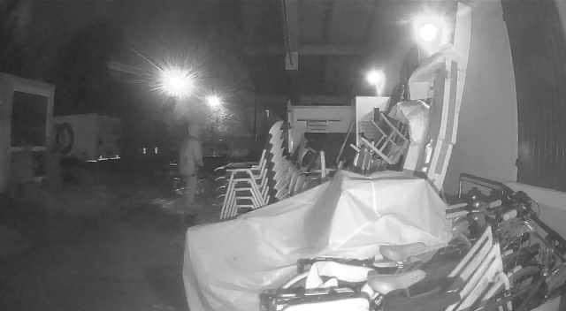 Quinta spaccata al Cral Sanità: nessun bottino ma ingenti danni – VIDEO