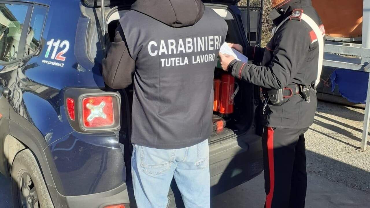 Irregolarità per la sicurezza sul lavoro, chiusi un ristorante e un parrucchiere: 5 mila euro di multe