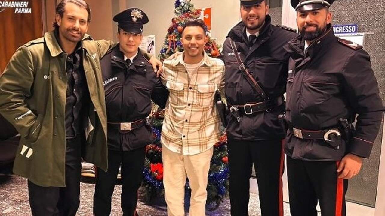 Rubato in autogrill il borsello al cantante Marco Carta: recuperato dai Carabinieri
