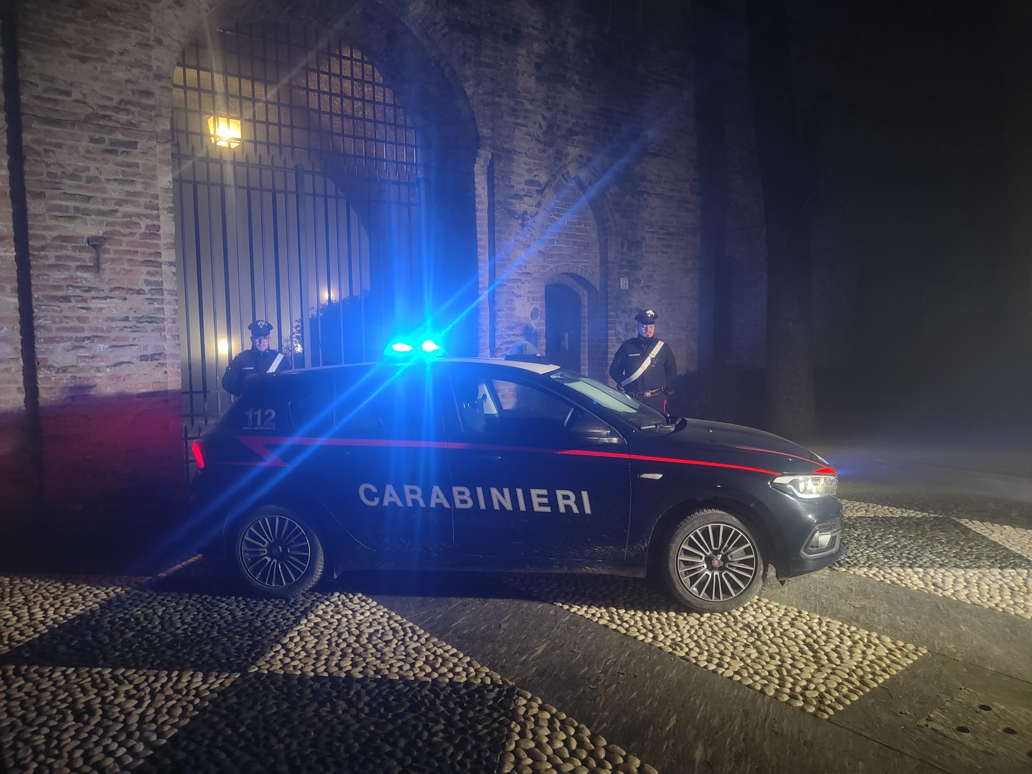 Schianto dell’elicottero a Castelguelfo, l’impatto a 4-500 metri dal luogo di decollo. Esclusa la nebbia tra le cause