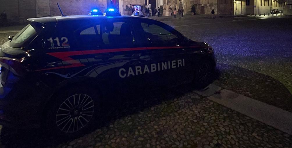 Borgo XX Marzo – Tentata spaccata al ristorante, cittadina e carabinieri mettono in fuga i malviventi