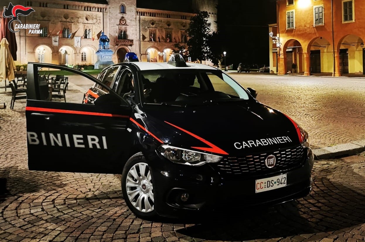Insulti, botte e minacce alla moglie per anni: arrestato 46enne