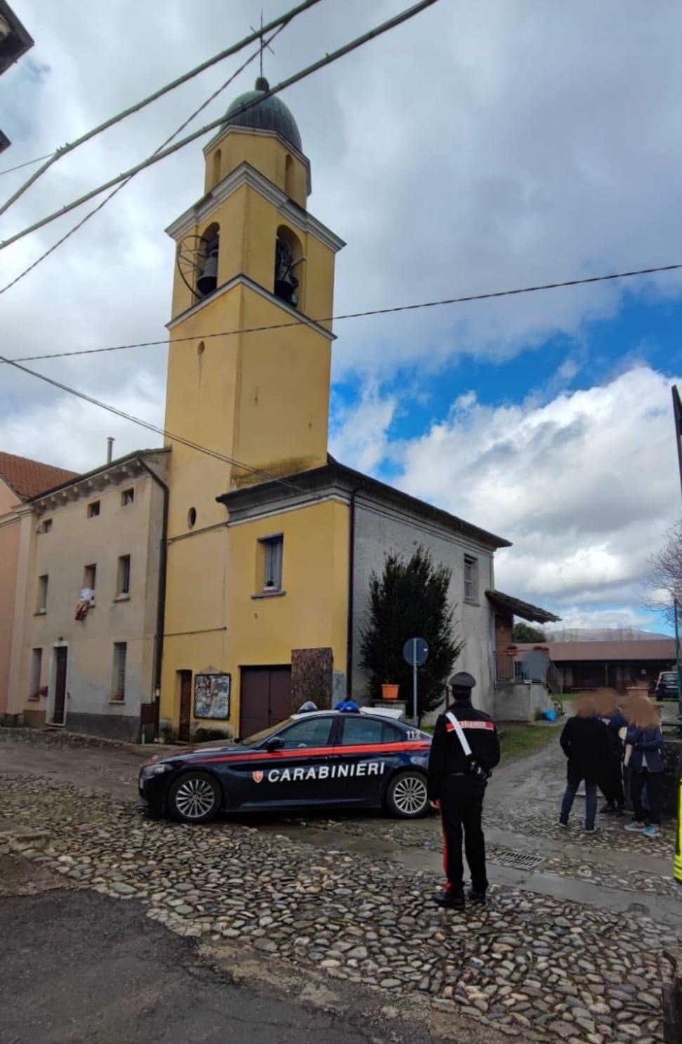 Crolla il solaio di una stanza: grave corriere 34enne