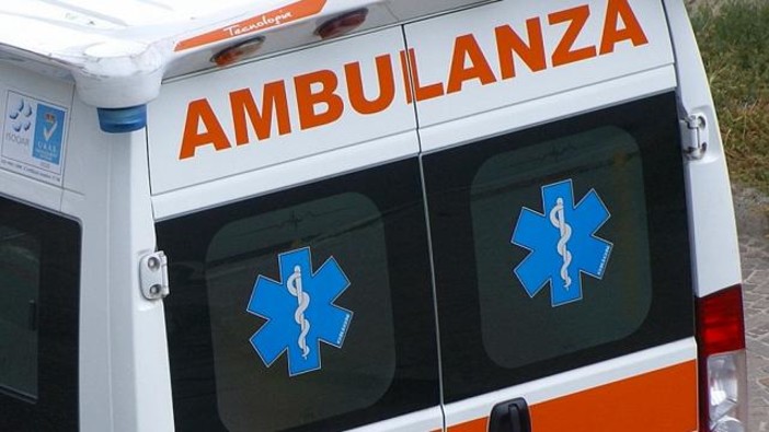 Incidente sul lavoro agli Spip, operaio si schiaccia una mano: è molto grave