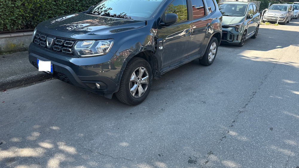 Via Argonne – Ubriaco, fa un filotto di auto in sosta