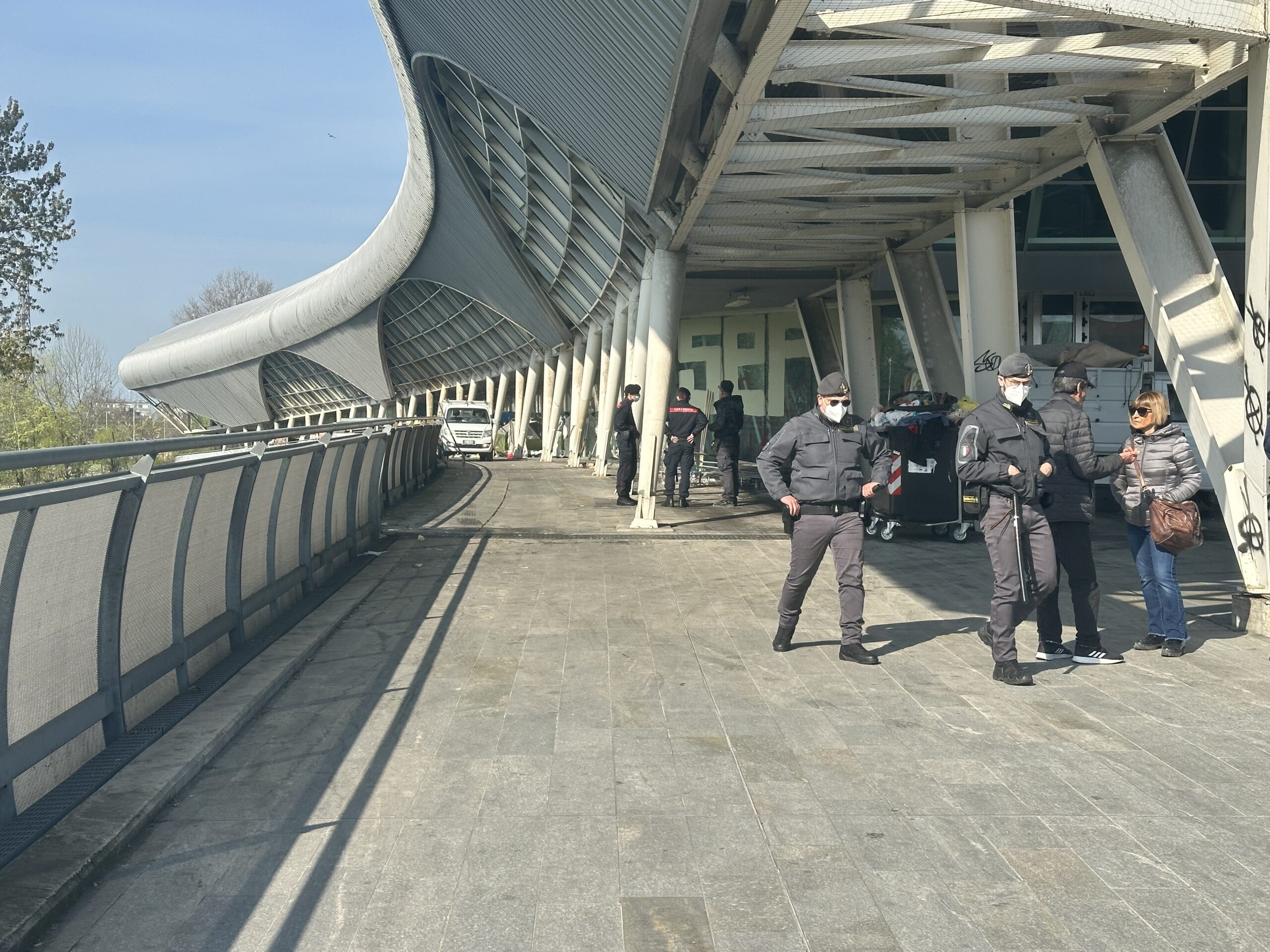 Sgombero del Ponte Nord, il Comune: “Ripristinato il decoro, trovato soluzioni di emergenza per chi viveva li”