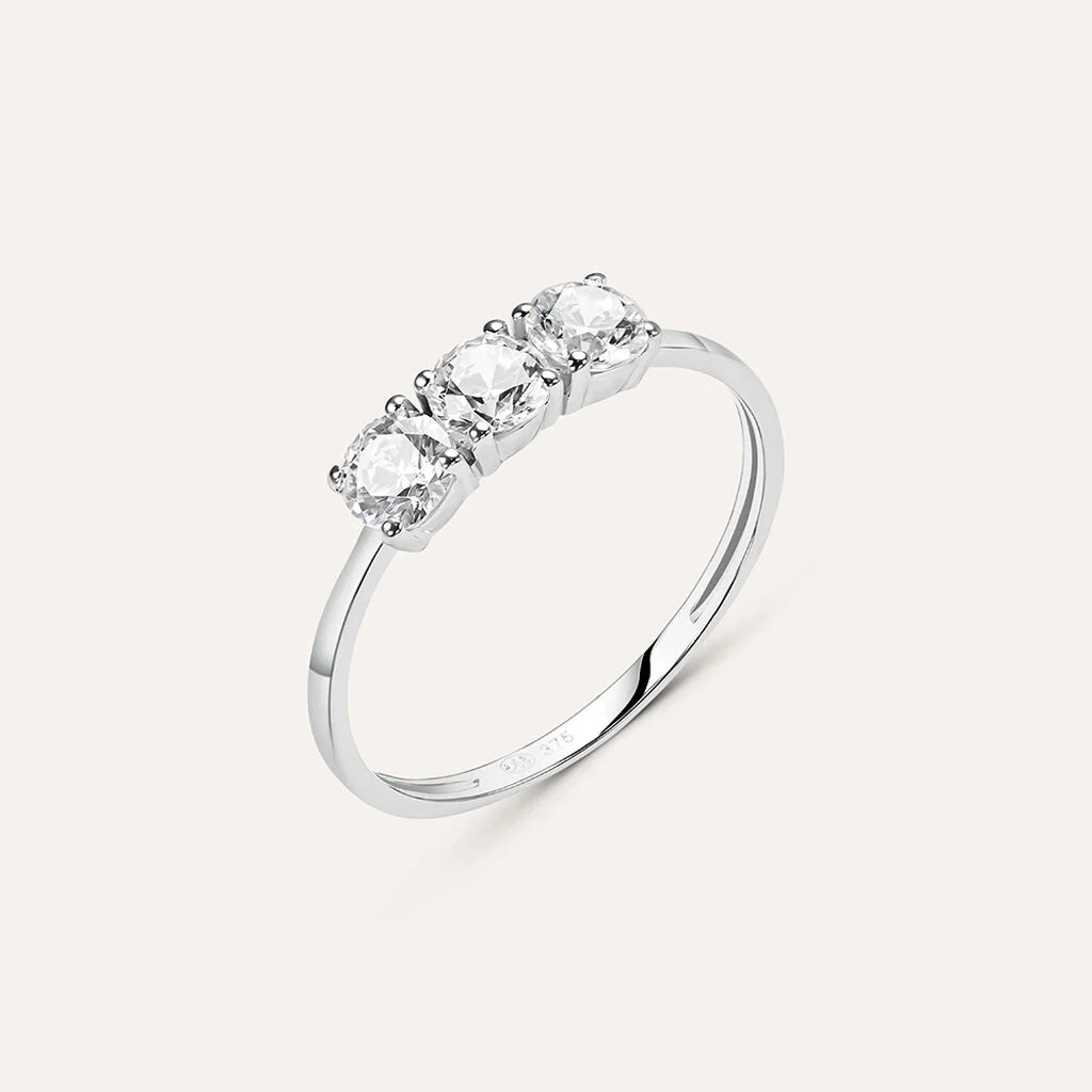 Unique Three-Stone Ring Settings to Consider