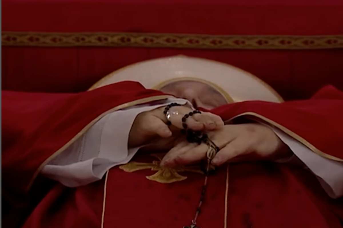 Morte di Papa Francesco – Aperto in Prefettura il “Registro di condoglianze”