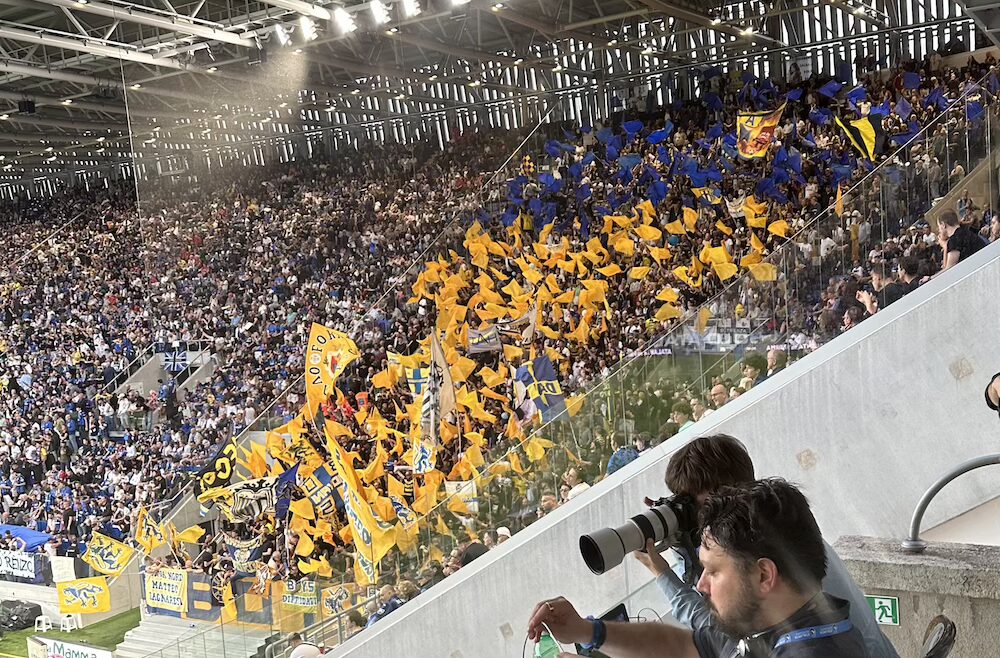 pArmA, dallo psicodramma alla sAlvezzA: battuta l’Atalanta in rimonta