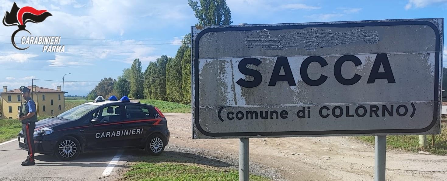 Spacca le vetrate di una Chiesa, poi ci si accampa: arrestato 31enne