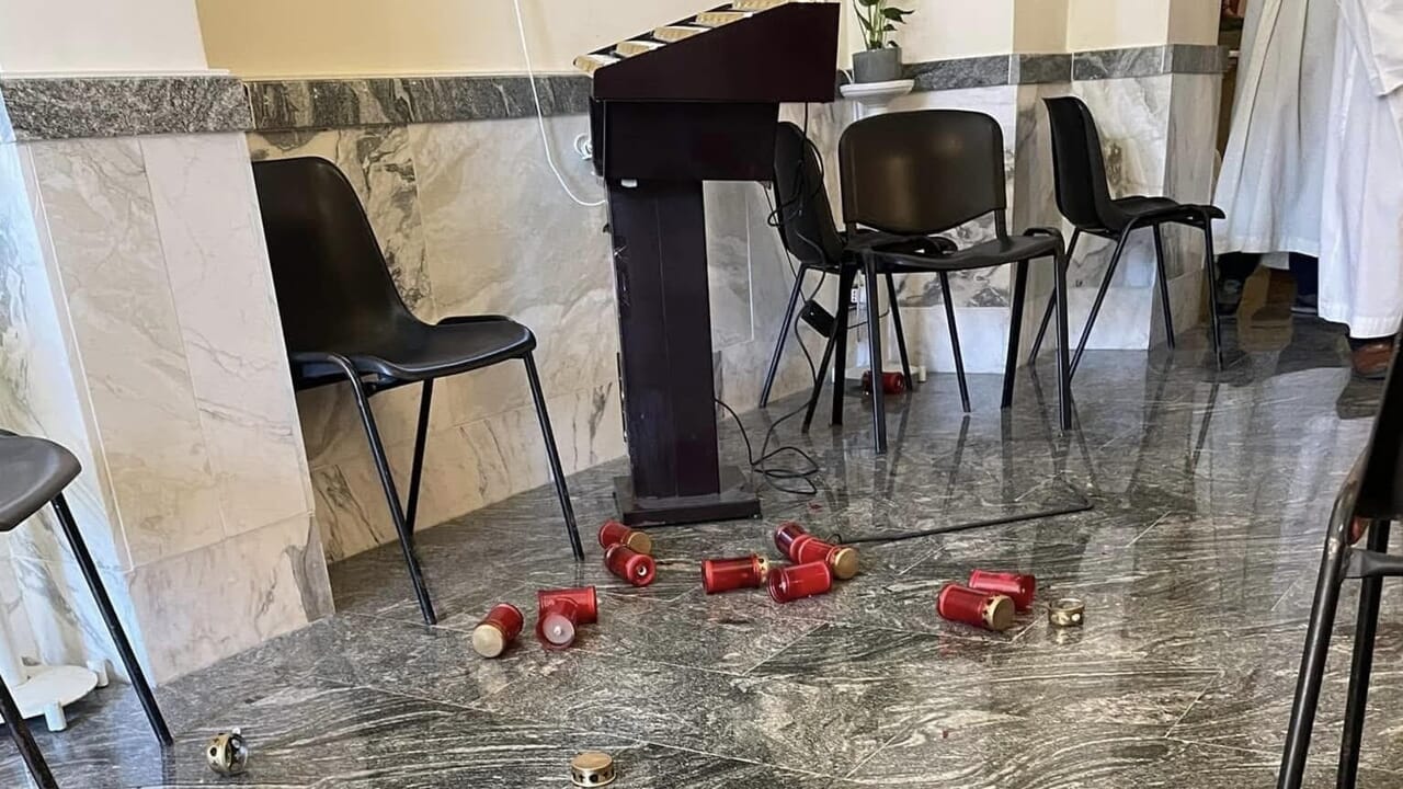 Esce dal carcere e fa razzia in Chiesa: denunciato 40enne italiano
