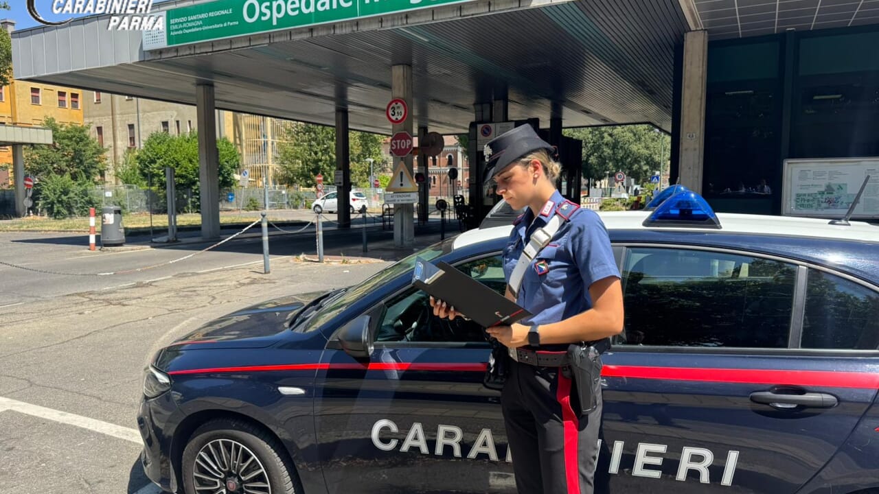 “Datemi la cena o spacco tutto e picchio i pazienti”: 40enne da in escandescenze al Maggiore. Denunciato