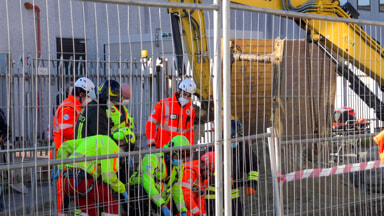 Dramma del lavoro in Via Nuova Naviglio: 54enne si schiaccia una gamba sotto un muletto. Ora rischia l’amputazione