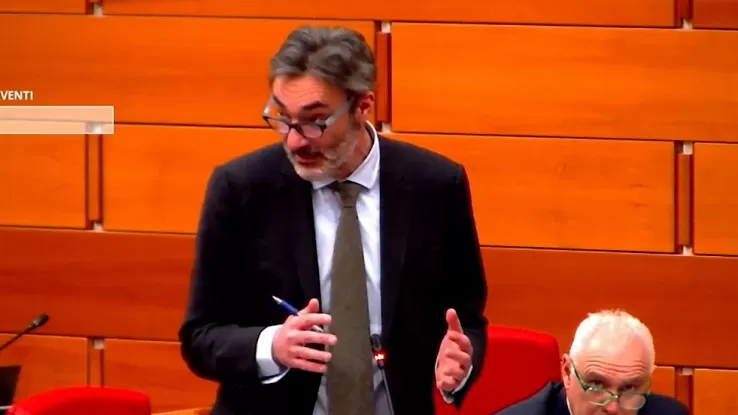 Pillola abortiva, Priamo Bocchi: “Consente l’aborto a domicilio, si consente a una donna di abortire da sola nel bagno di casa, espellendo il feto e tirando lo sciacquone”. Dure repliche