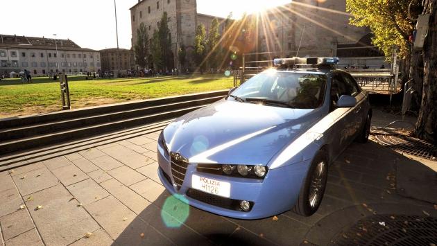 Aggrediscono il proprietario in garage e gli rubano le chiavi, un arresto e una denuncia