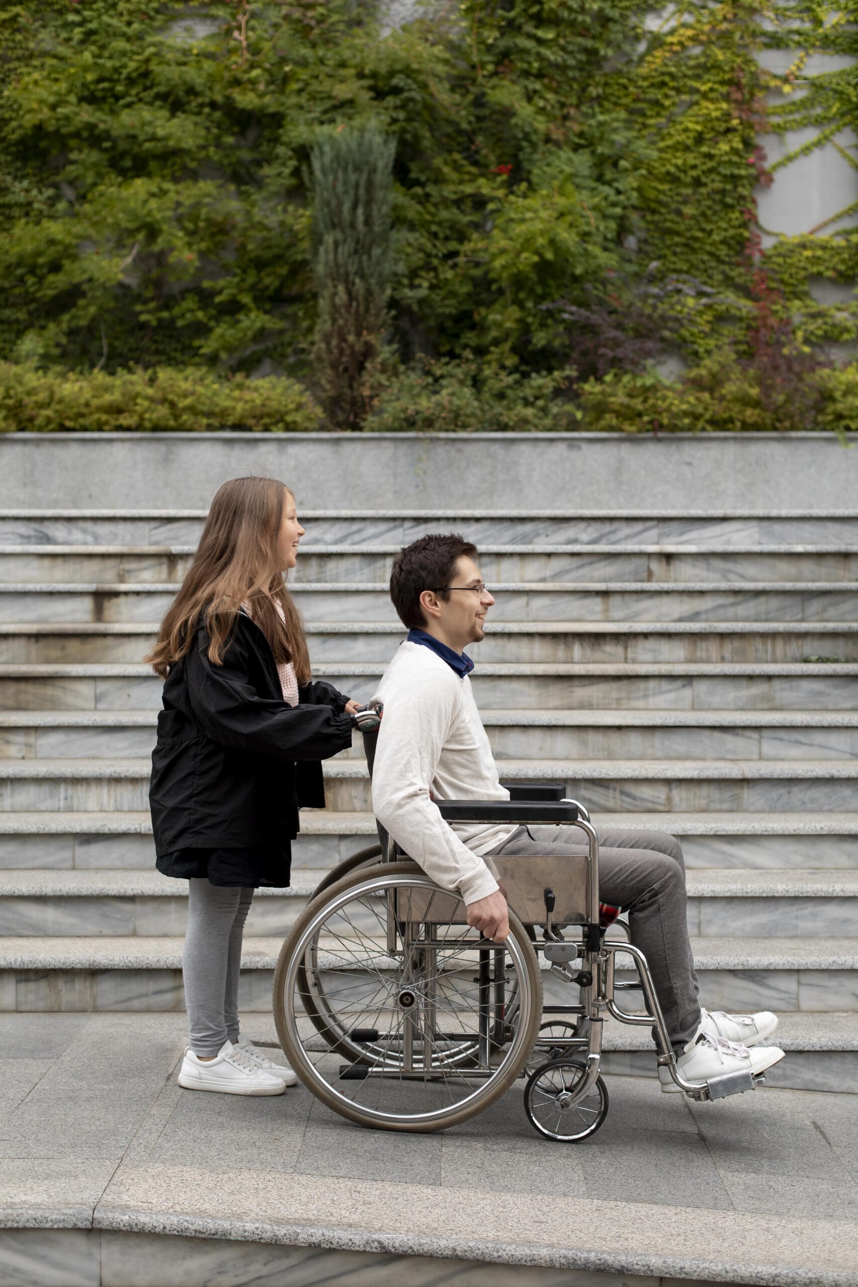 Gli ausili per il superamento delle barriere architettoniche: il servoscala per disabili