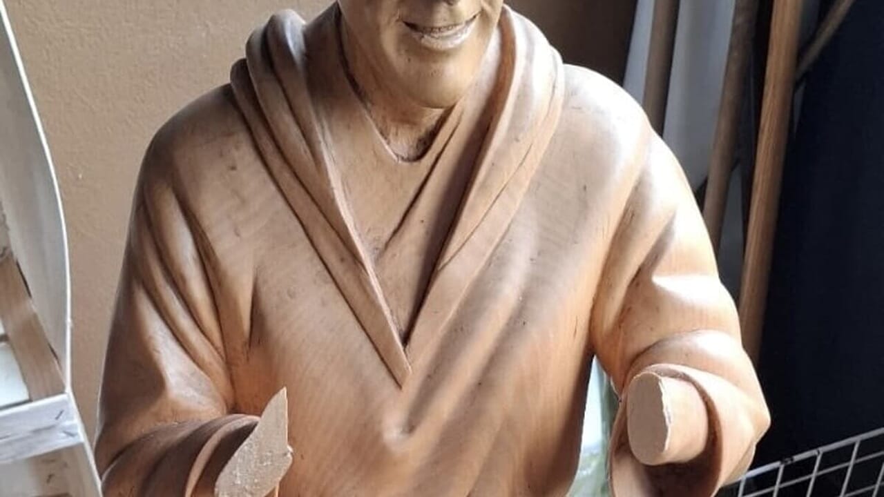 Fidenza, danneggiata la statua di San Francesco: denunciato un 21enne