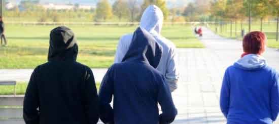 “La meglio gioventù” vol. 1 – Rapina tra giovanissimi al centro sportivo, denunciati tre nordafricani
