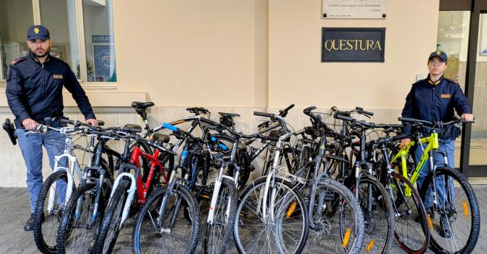 Recuperate tredici biciclette rubate: di chi sono? – FOTO
