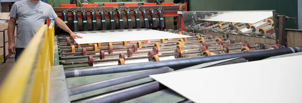 Crollo Industria Compensati Colorno: “60 famiglie senza stipendi da oltre due mesi”