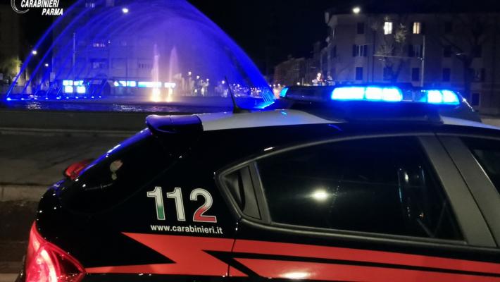 Irruzione notturna nel locale, ma l’allarme fumogeno lo tradisce: denunciato 40enne