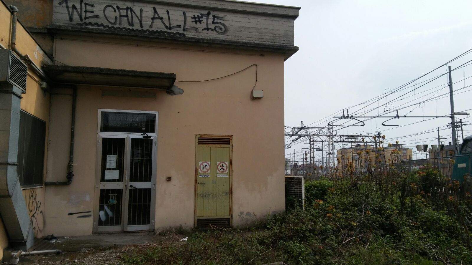 Stazione, tra pericoli e bivacchi – VIDEO