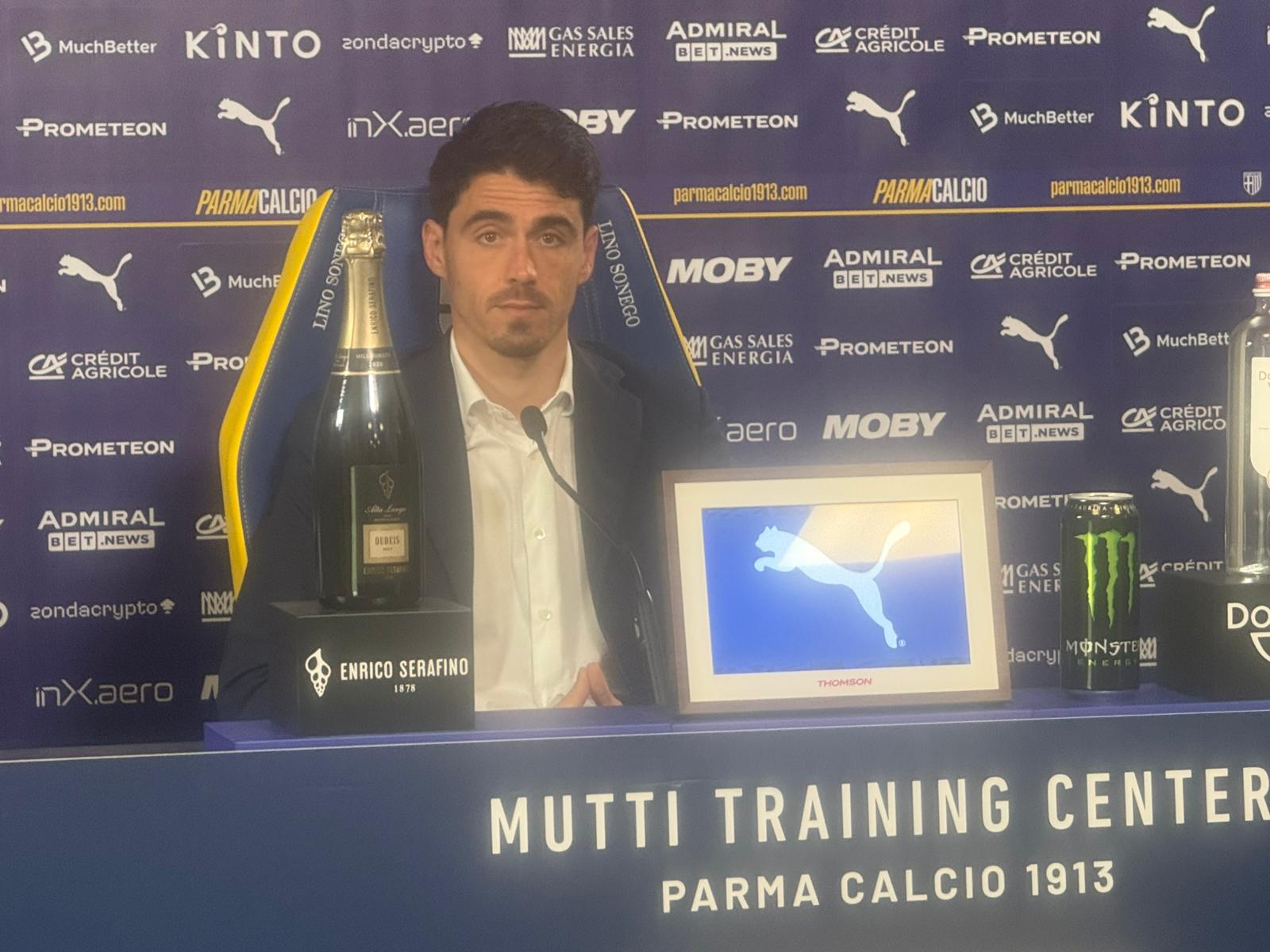 Cuesta: “Compatti e concentrati sul Cagliari. Suzuki di nuovo a disposizione”