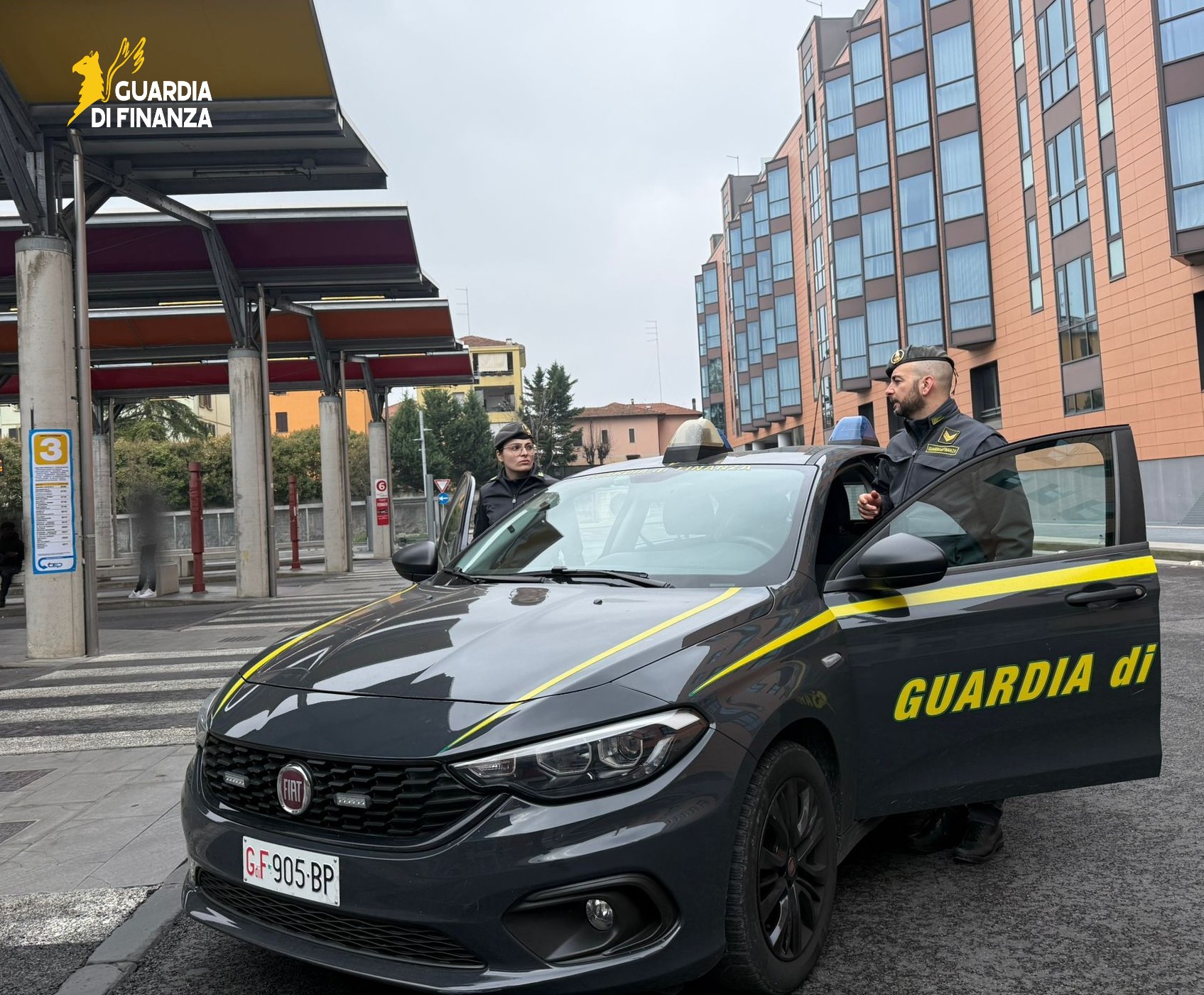 Dalle sbarre alla “Zona Rossa”: evade dai domiciliari per la droga, incastrato dalla Finanza