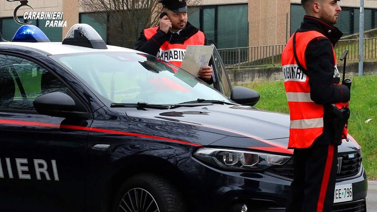 Condannato per tentato omicidio, cerca il salto nel vuoto per sfuggire al carcere, arrestato 45enne