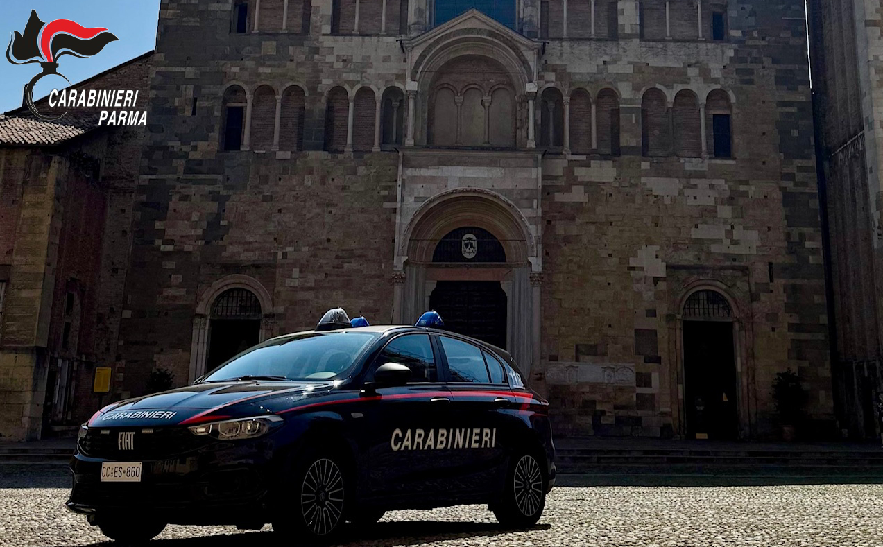 Caos in Duomo: molesta i fedeli e blocca l’uscita. Denunciato 55enne