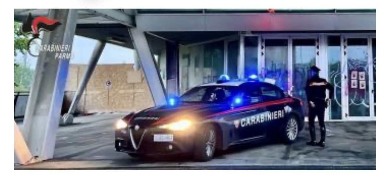 Accoltella il rivale in pieno giorno sul Ponte Europa: arrestato 30enne