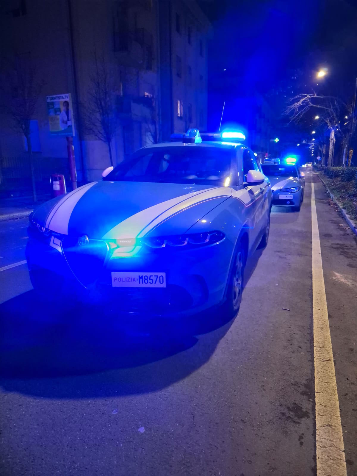 Inseguimento folle nella notte: tre giovani denunciati dopo la fuga in centro