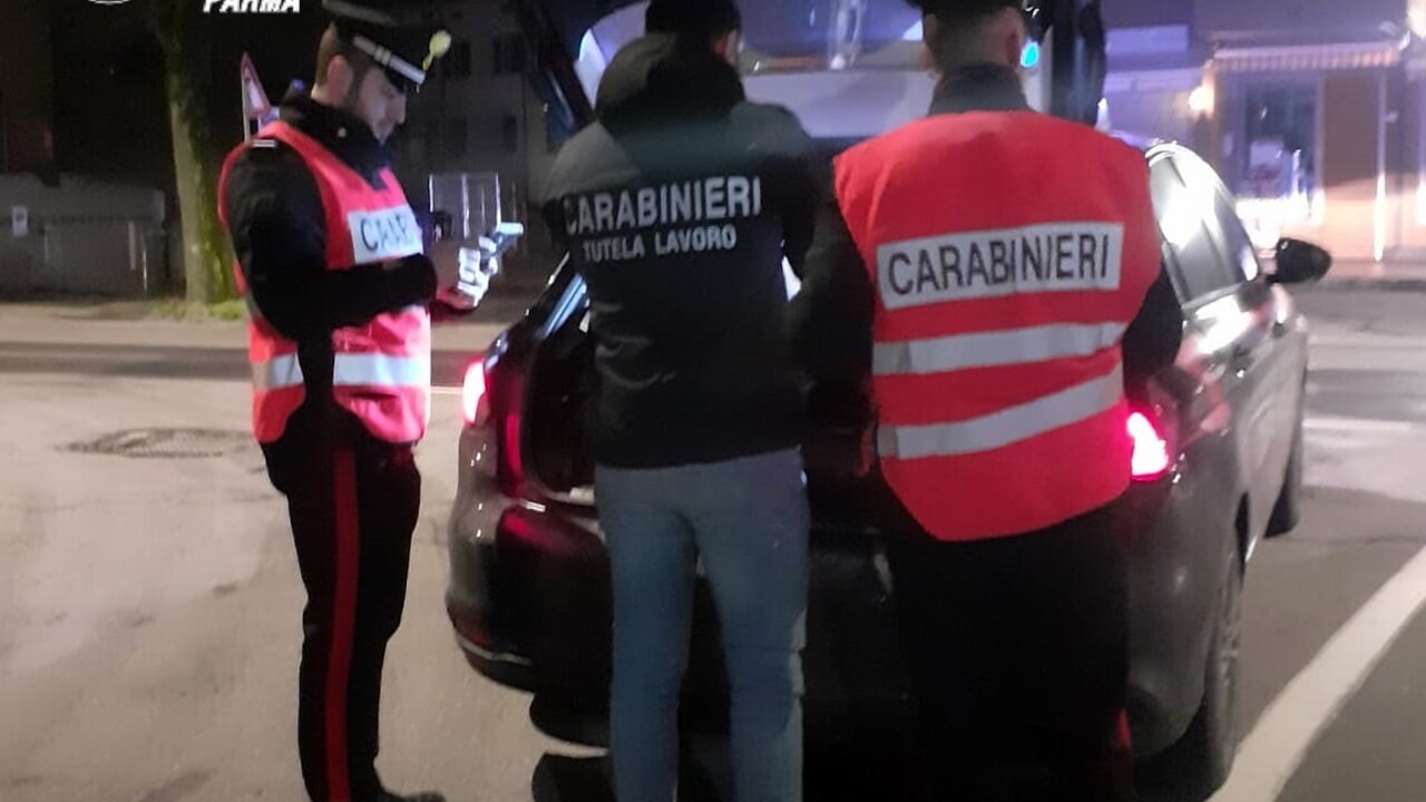 Dipendenti e clienti “spiati”, vie di fuga ostruite: pioggia di multe in Oltretorrente