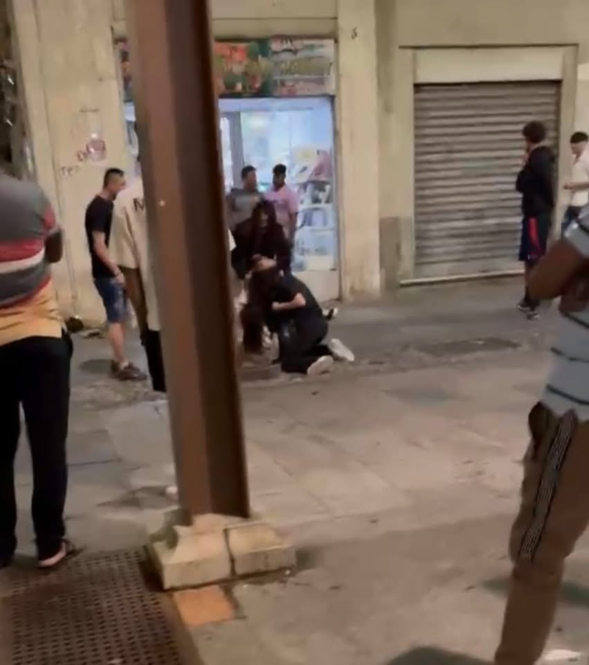 Fidenza, rissa tra 12enni. Il Sindaco: “Ancora più grave che qualcuno abbia filmato”